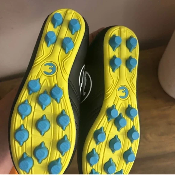 Boys' Soccer Shoes size 12 - Picture 3 of 5